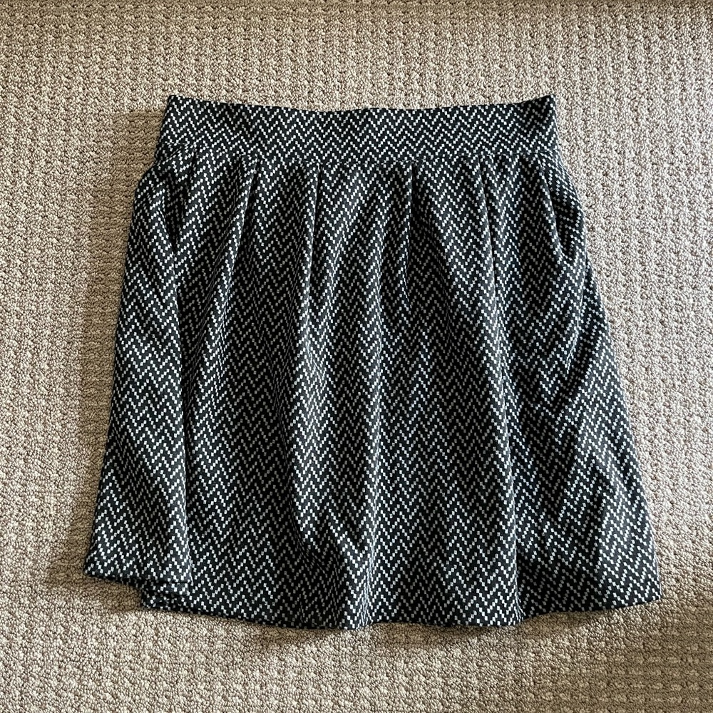 Zig-Zag Patterned Skirt